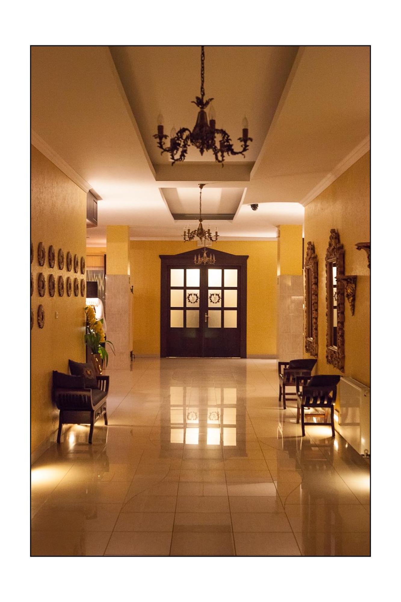 Hotel Lord Debica Exterior photo